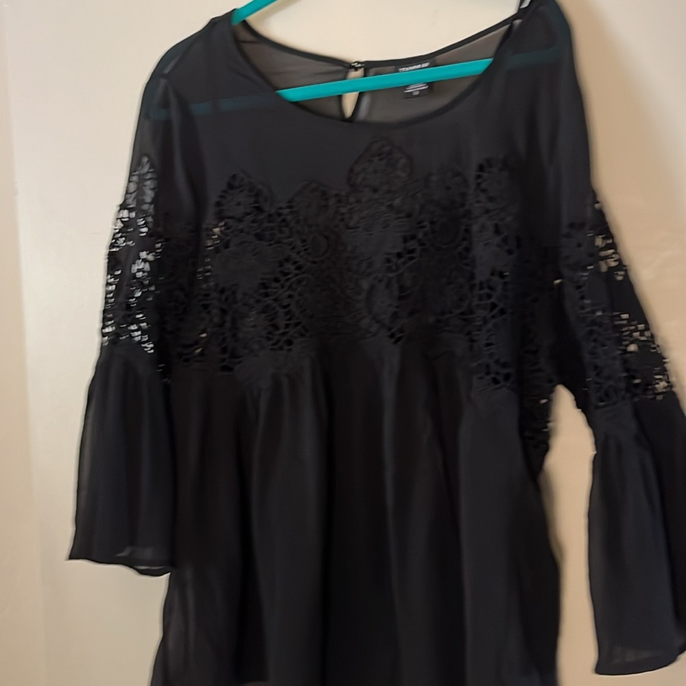 NWOT Torrid black gauzy bell sleeve top with crochet and attached under tank